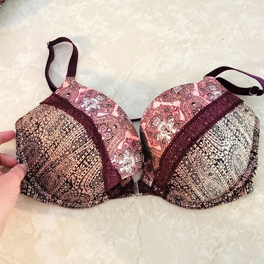 Victoria Secret Push up Bra 34DD